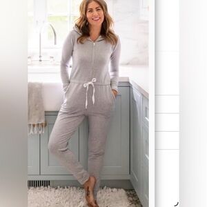 ***Smash + Tess***  Bamboo Blend Women's  Light Gray Jilly Hoodie Romper.